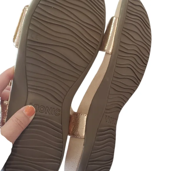 Vionic Marsala Sandal Never Worn - Picture 11 of 17
